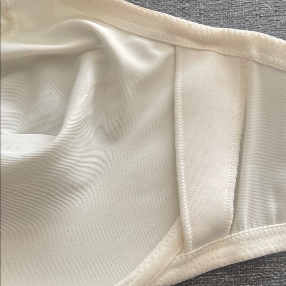 Lilyette Cream Satin Bra with lace Accents 38D - Picture 5 of 5